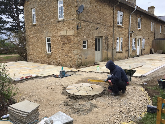 millrick-construction-oxford-circle-sandstone-patio07