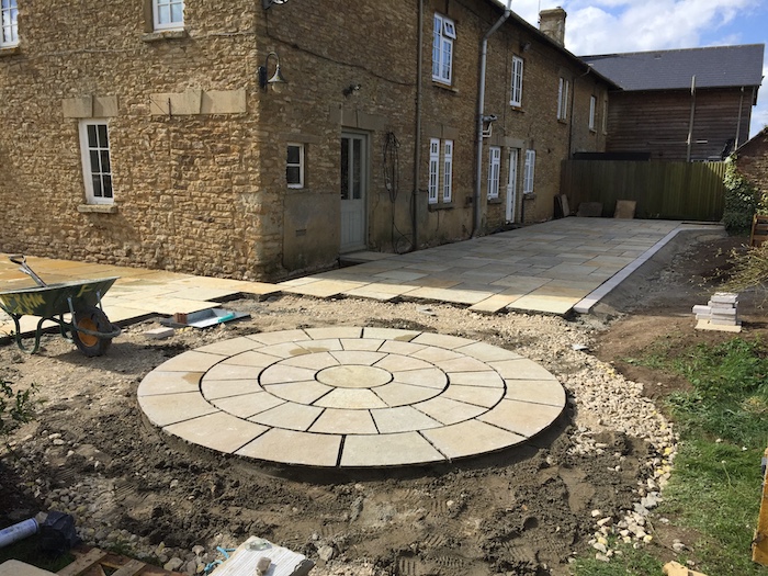 millrick-construction-oxford-circle-sandstone-patio08
